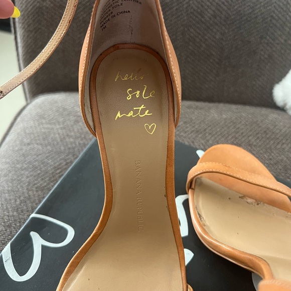 Nude strap heels from Banana Republic 7M - Picture 3 of 3